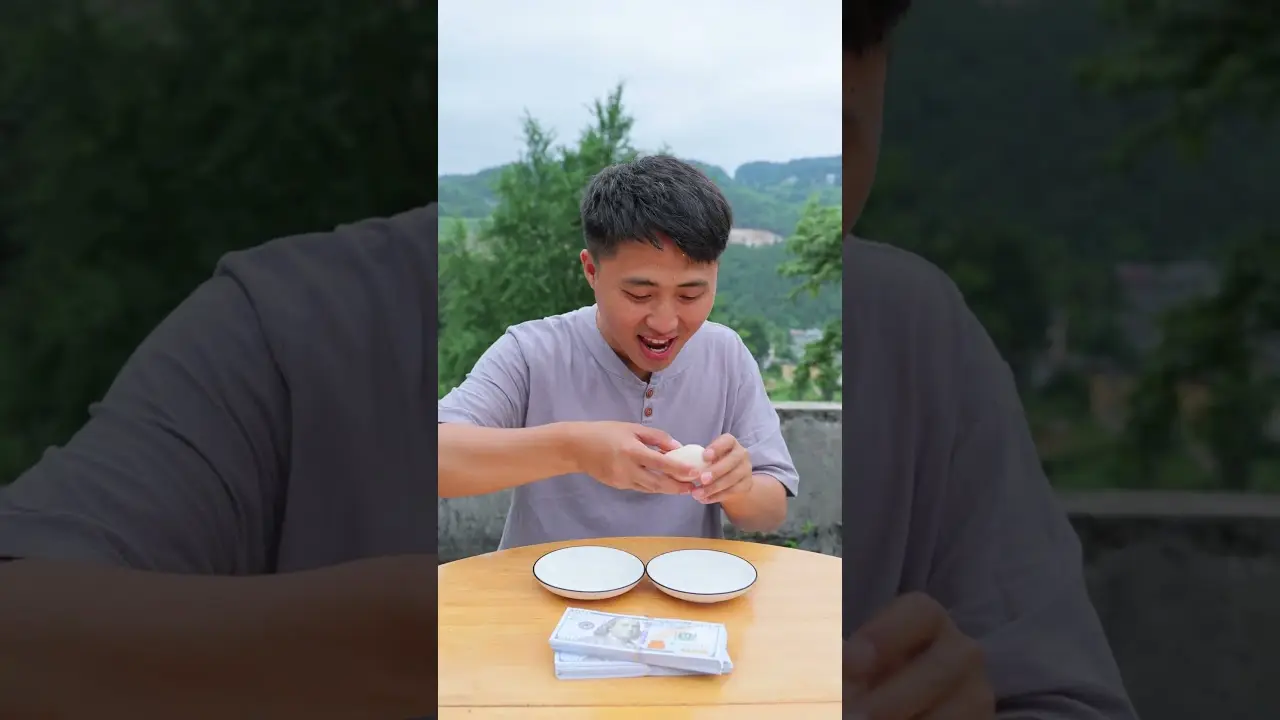 How do you separate egg yolks from egg whites？ #funny #mukbang
