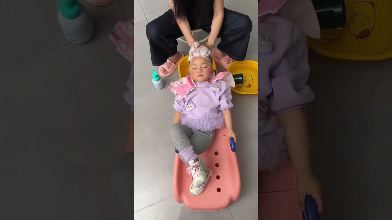 The safest baby washbasin   portable and safe!