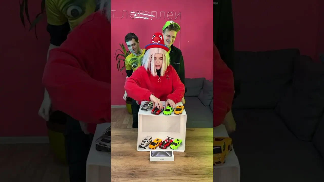 Переставляем машинки и угадываем последовательность😄