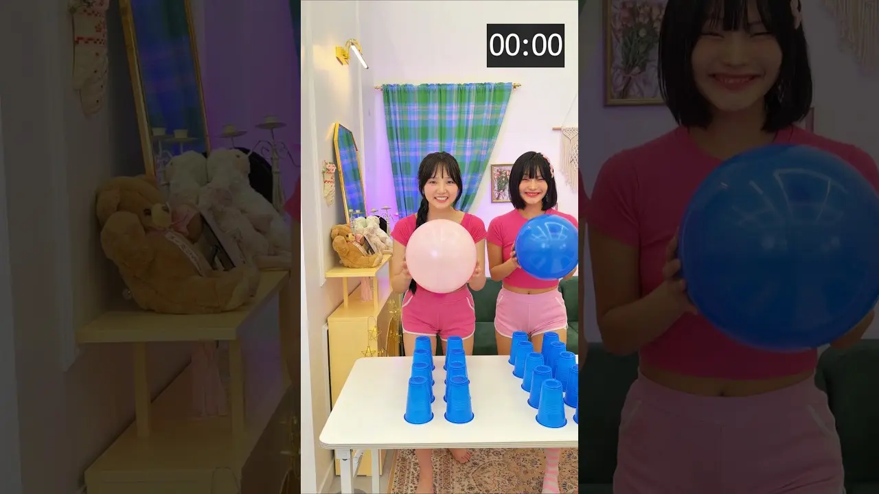 풍선을 던지고 컵을 쌓으세요
