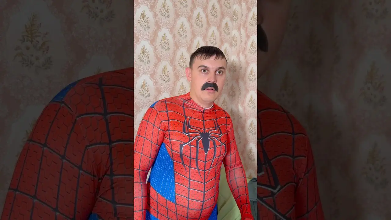 ТВОИ РОДИТЕЛИ И ЧЕЛОВЕК ПАУК 😂#shorts
