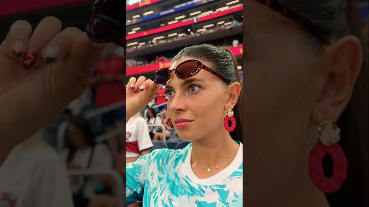 When You Spot Ronaldo During Warm-Up 😳