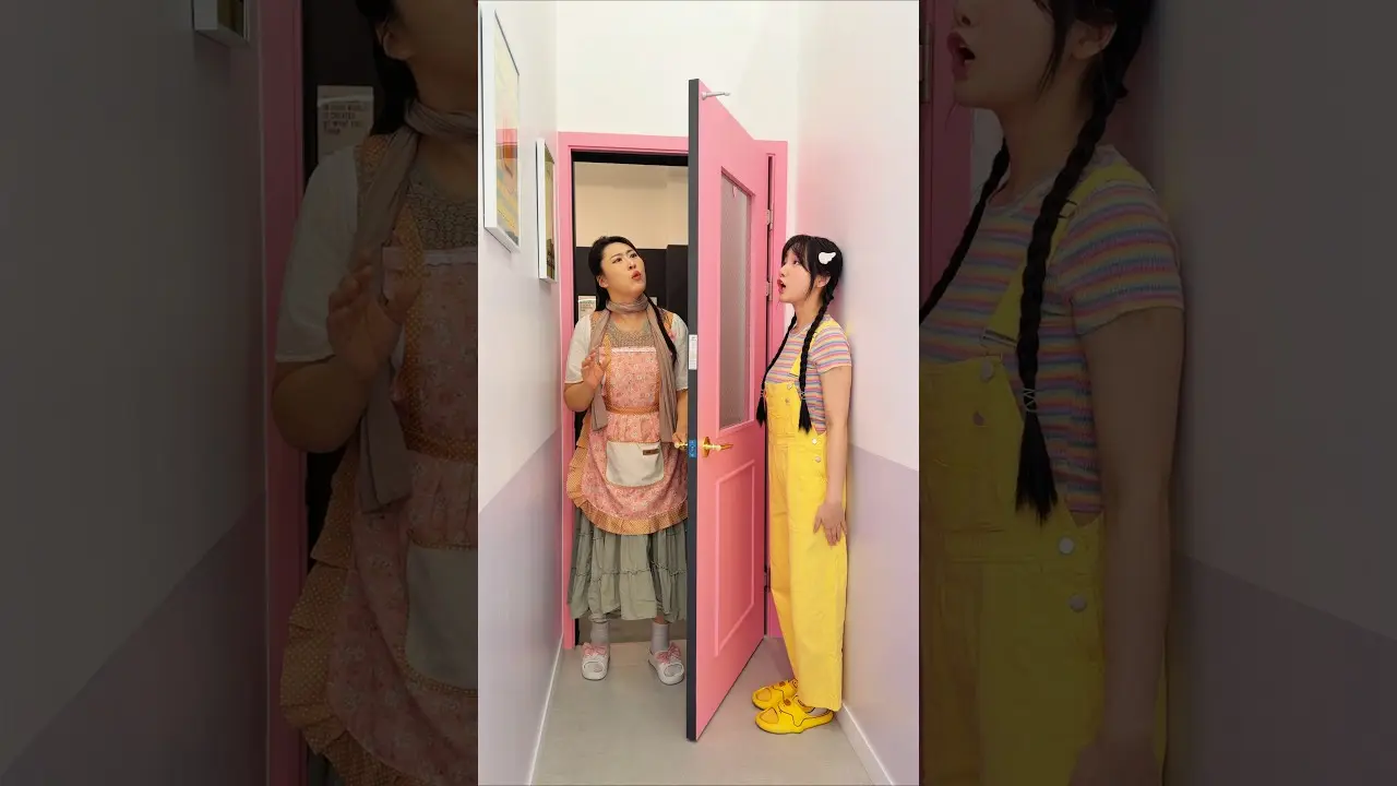 Funny door sound🤣🤭