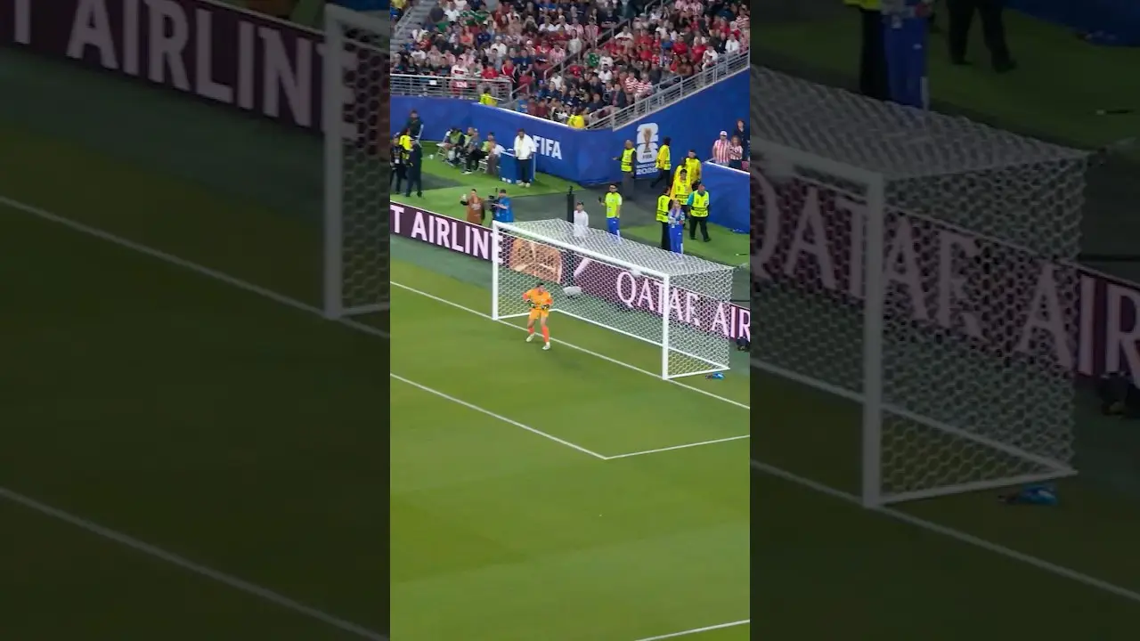Türkiye inches away from the equalizer against Paraguay! 🇹🇷#FIFAWorldCupOnYT