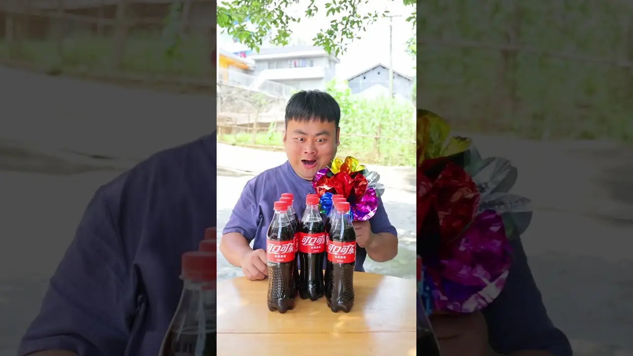 Ermao tricked Songsong out of his Coke with a magic trick😂 #funny #food
