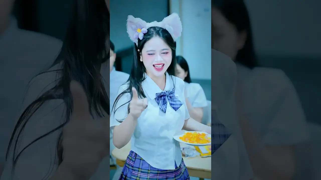 😳👻 Ghosts Couldn't Scare Her #lilymeow #lilymiumiu #couplegoals #schoolcrush #schooldrama