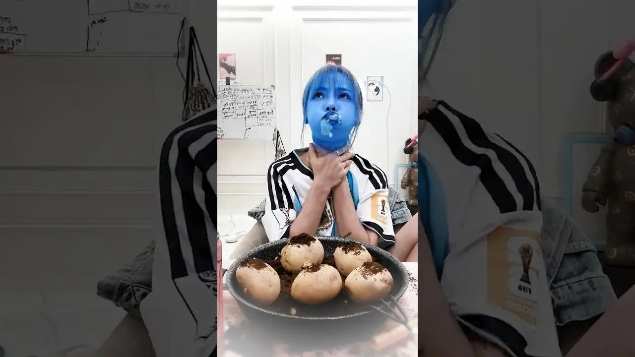 Who can help her from Potato!😱🥔🚑