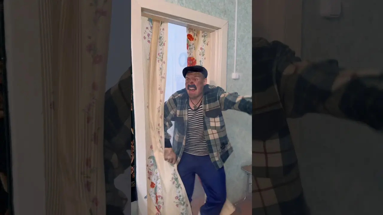 ТВОЙ СОСЕД ЗАНИМАЕТ ДЕНЬГИ😂#shorts