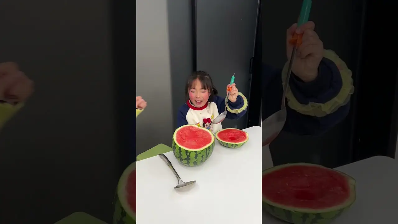 Who stole my watermelon? #FunFamily#funny#viral