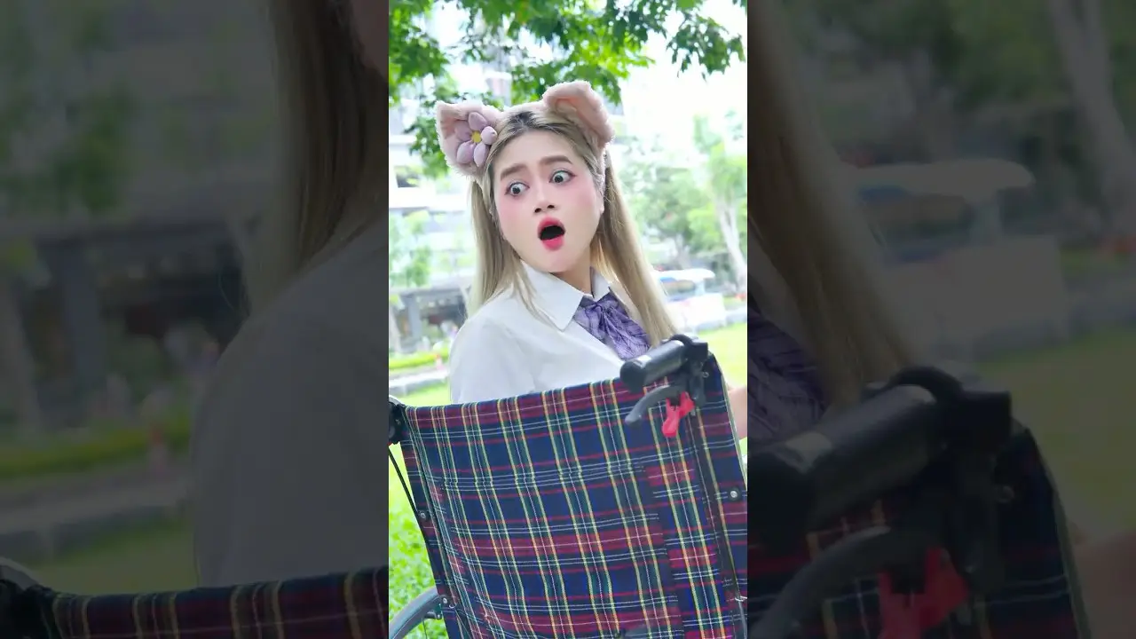 😢❤️ She Helped Him... He Saved Her #lilymeow #lilymiumiu #couplegoals #schoolcrush #schooldrama