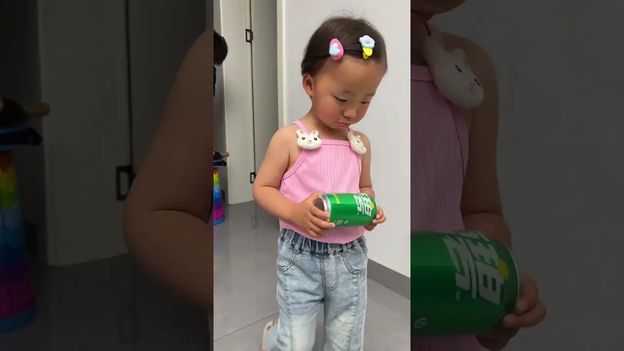 How to get the candy out! #viral #gadgests #creative