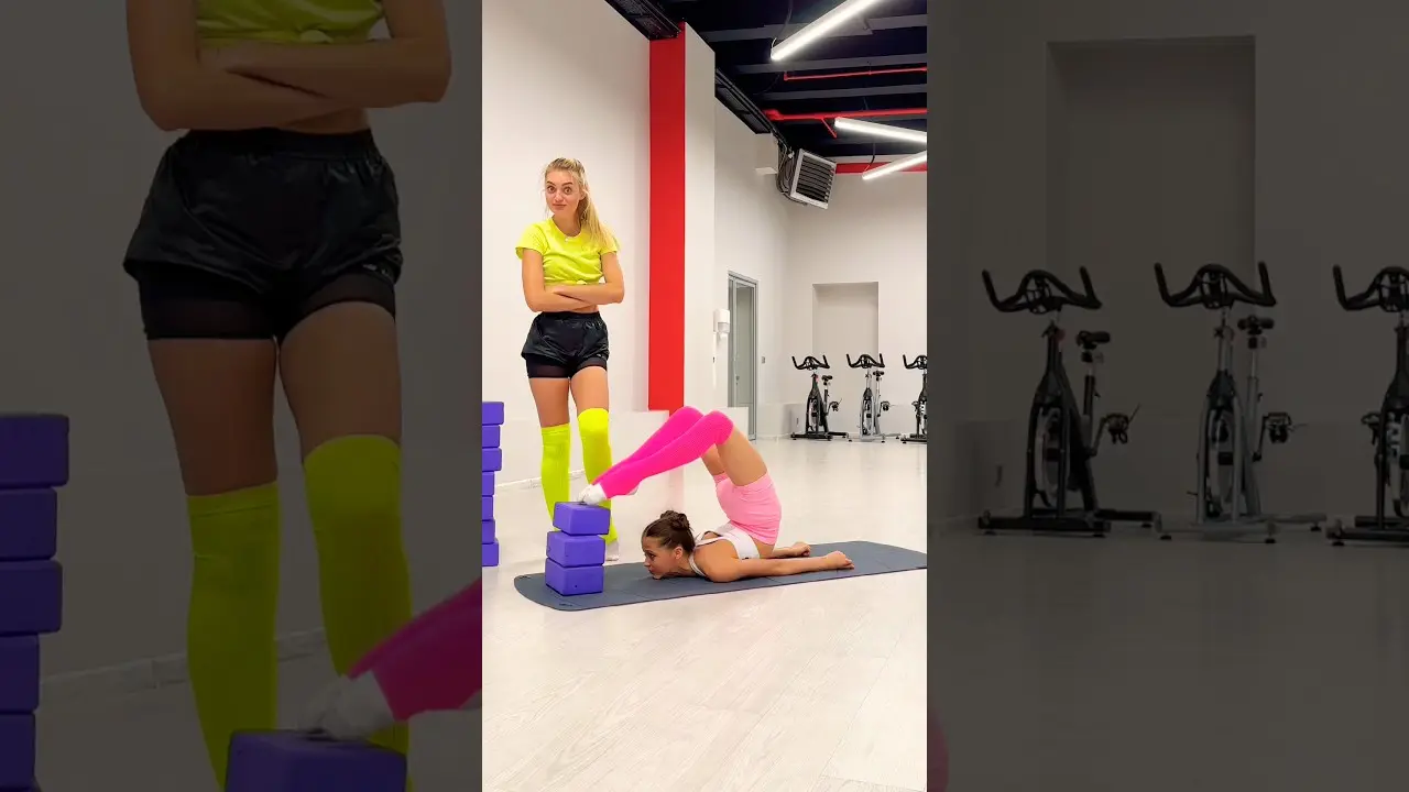 Flexibility Test🤸‍♀️🤷‍♀️ #familyfirst #flexibility
